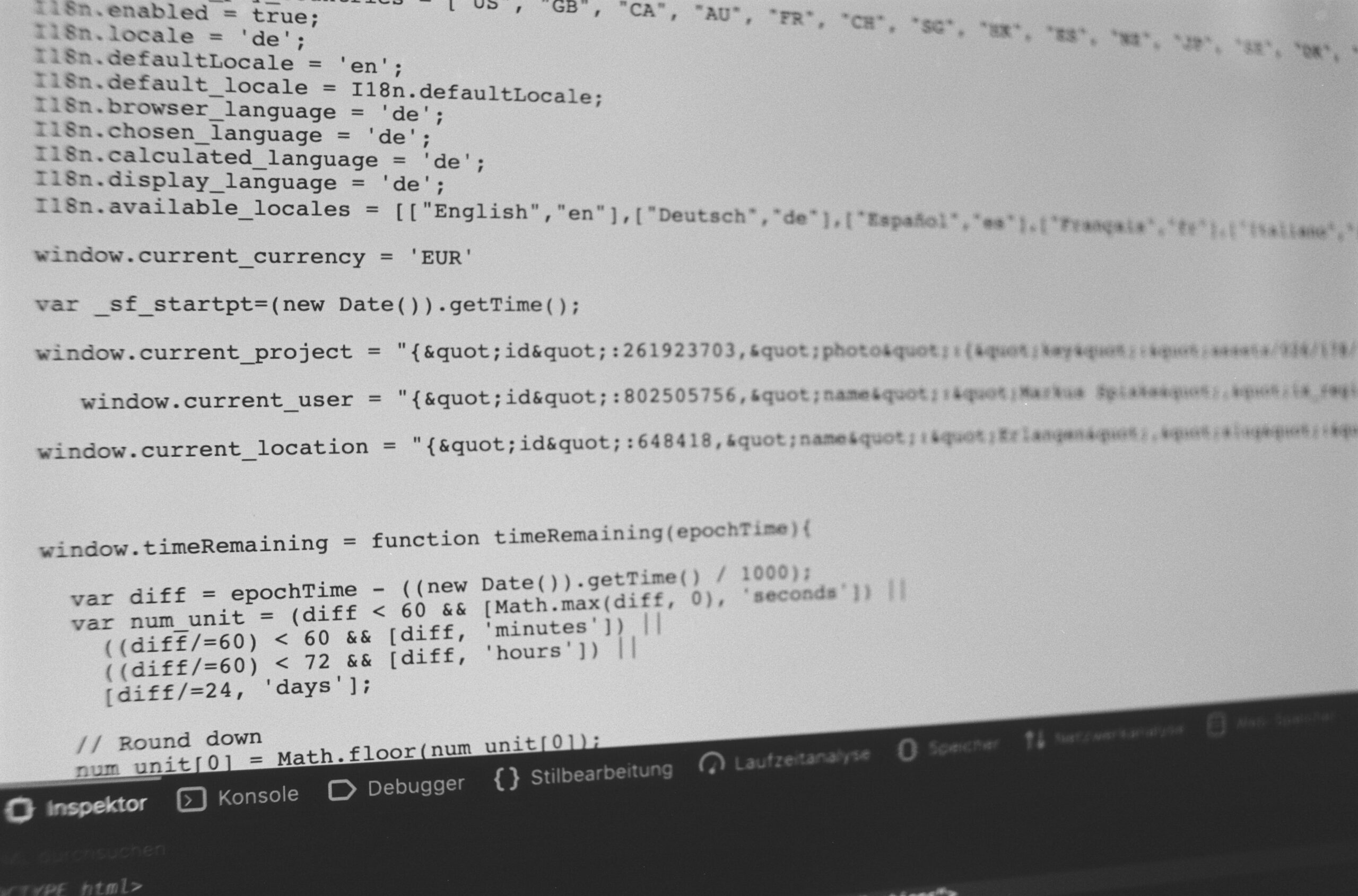 Screenshot showing compromised tweets during the Twitter Bitcoin scam