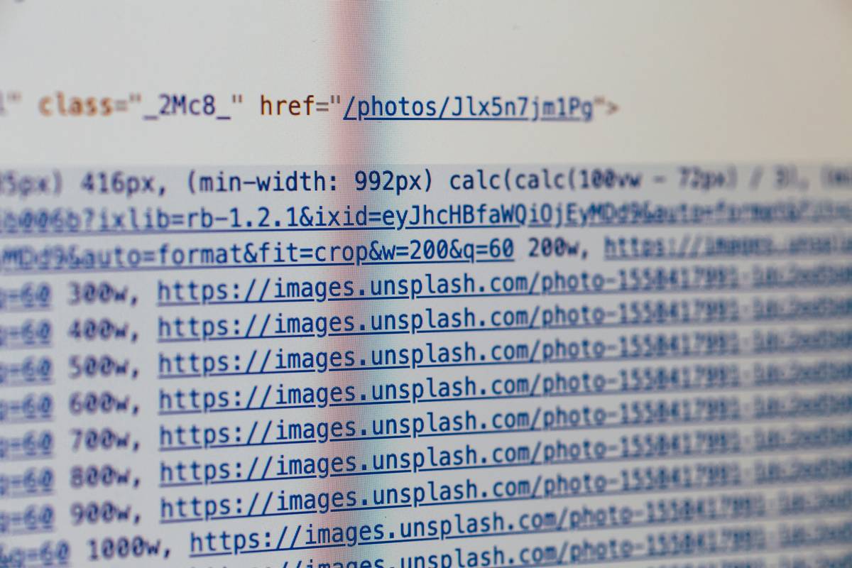 Button interface to report phishing emails